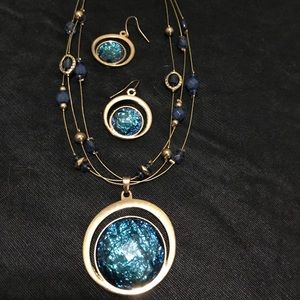 Necklace and earring set